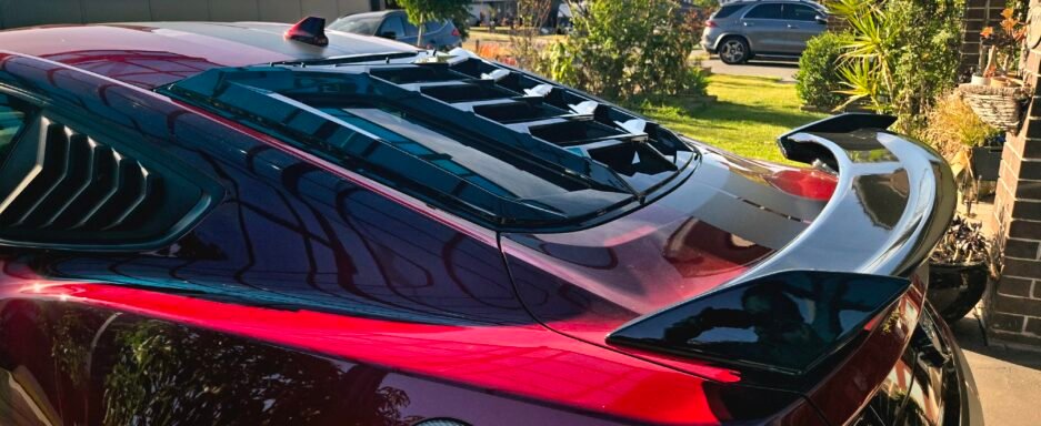 Ford Mustang S550 2015-2023 Lamborghini Style Rear Window Louver Gloss Black - Real Install