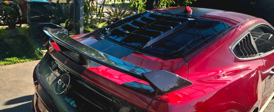 Ford Mustang S550 2015-2023 Lamborghini Style Rear Window Louver Gloss Black - Real Install