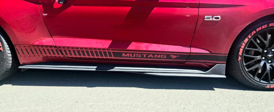 Ford-Mustang-S550-2015-2023-Side-Skirts-Real-Install