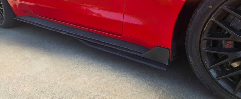 Forde Mustang S550 Side Skirts Installed