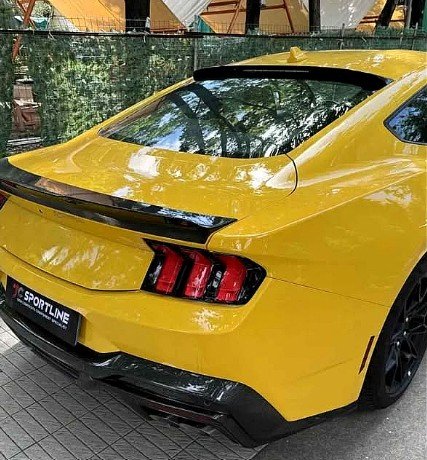 Mustang S650 ABS roof spoiler no drilling required
