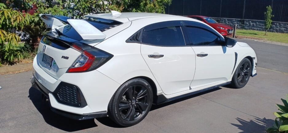 Honda Civic 10th Gen Hatchback Type R style rear spoiler white and gloss black 2016–2021 FK7 RS rear wing