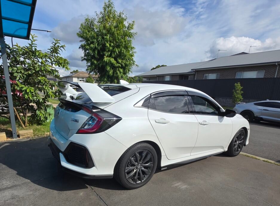 Honda Civic 10th Gen Hatchback Type R style rear spoiler white and gloss black 2016–2021 FK7 RS rear wing