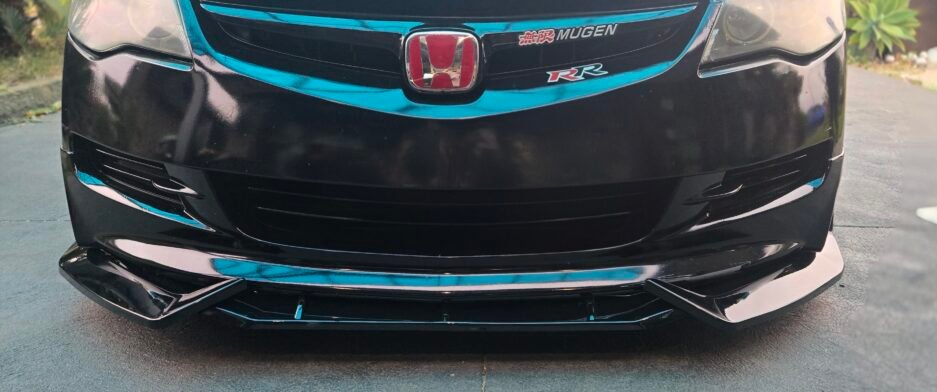 Honda-Civic-8th-Gen-Sedan-FD2-Gloss-Black-Front-Lip-Real-Install-